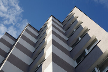Weisses Modernes Wohngebäude, Mehrfamilienhaus, Froschperspektive, Bremen, Deutschland, Europa