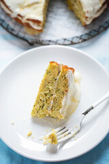 Frosted courgette lemon cake with lemon cream