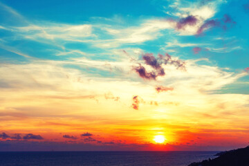 Fototapeta na wymiar sunset on the beach, bright sky,colorful sky