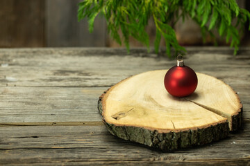 Drewniana deska na stole, dekoracja świąteczna z miejscem.