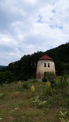 Fototapeta na wymiar old mill in the mountains