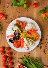 Türkische Mezze Teller, Meze mit verschiedene Vorspeisen