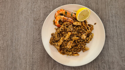 A plate of a delicious spanish paella