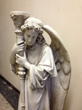 statue of angel