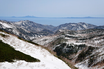 春の知床峠から見る国後島（北海道・知床）
