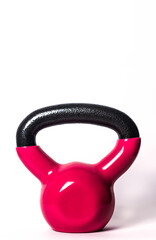 Pesa rusa de color rosa con fondo blanco 