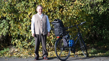 Naklejka premium person riding a bike
