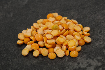 Raw dry peas for cooking