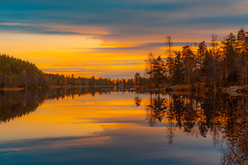 Obraz na płótnie Canvas Autumn landscape reflection in lake