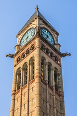 Obraz premium Toronto's Old City Hall (1899) was home to its city council from 1899 to 1966 and remains one of the city's most prominent structures. Toronto, Ontario, Canada.