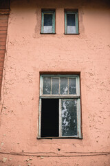 Fototapeta na wymiar window on an old building