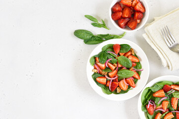 Fruit salad with strawberry, spinach and walnut