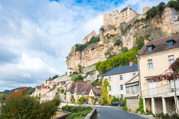 Fototapeta na wymiar view of beynac et cazenac medieval town, France