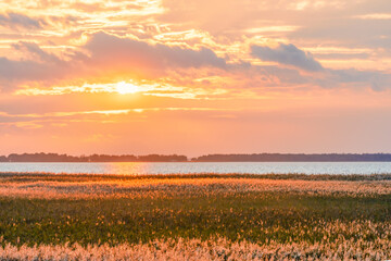 Blick auf das Naturparadies Prerowstrom / Bodstedter Bodden zum Sonnenuntergang