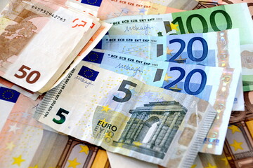 euro banknotes