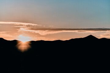 Obraz premium Sunset in the Uyuni desert in Bolivia