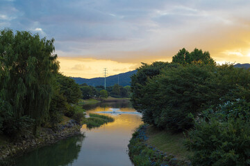 Fototapeta premium sunset over the lake