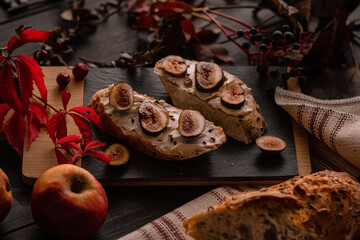 sandwich with figs on the board