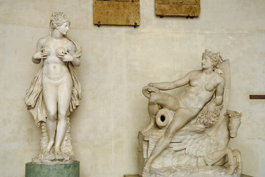 Nude female marble sculptures by Francesco Camilliani from Palermo fountain Florence, Italy - May 20, 2007