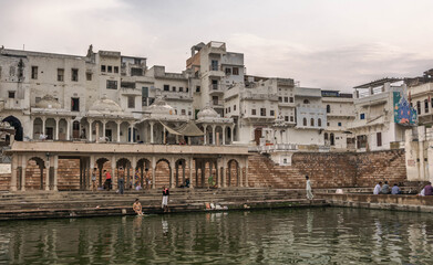 Obraz premium The ancient city of Pushkar on the edge of the Thar desert in Rajasthan