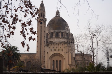 Fototapeta na wymiar Basilica de Lourdes santiago chile