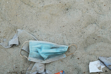 Mask waste due to the Covid-19 pandemic.