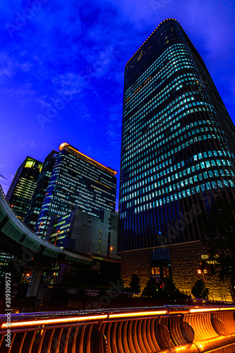 大阪の街の夜景 超高層ビルと高速道路 10月23日 日本 Wall Mural 秀晴 橋本