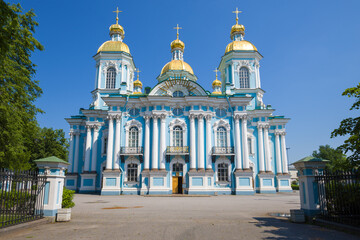 Fototapeta na wymiar St. Nicholas Cathedral on a sunny June day. St. Petersburg, Russia