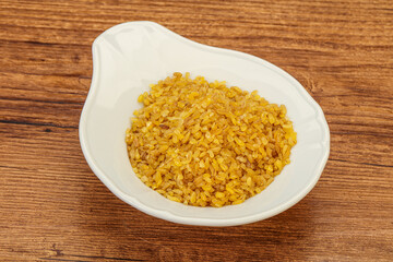 Vegetarian cuisine - dry bulgur for cooking