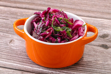 Pickled red cabbage with herbs