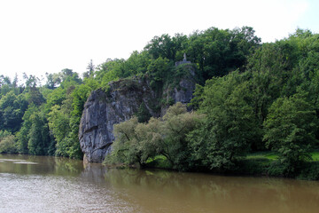 Felsen an der Lahn