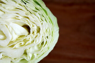 半分にカットしたキャベツの断面