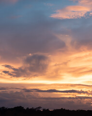 Fototapeta premium Beautiful colorful sunset sky