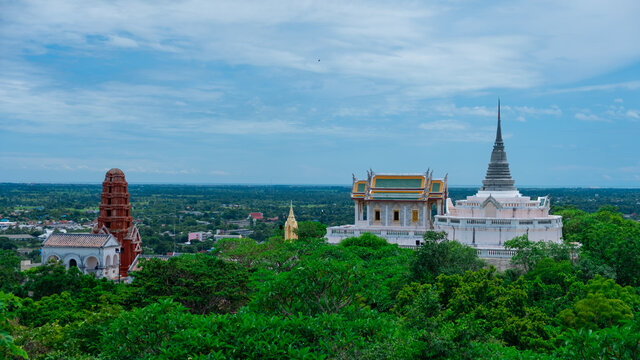 Phra Nakhon Khiri or official called Phra Nakhon Khiri Historical Park It is an important and symbolic tourist destination of Phetchaburi Province, Thailand.