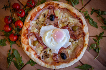 pizza with egg