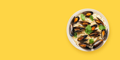 Pasta Mussels with herbs  and lemon