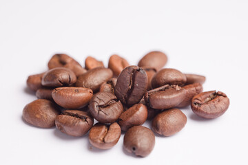 Fototapeta premium Coffee beans isolated with white background