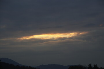 Sonnenuntergang in den Bergen