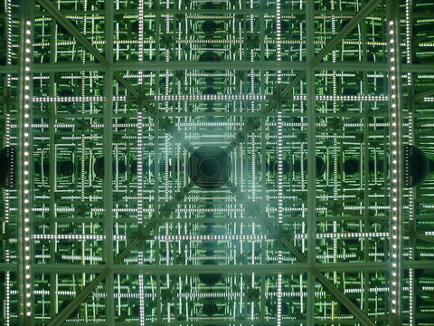 Infinity mirror