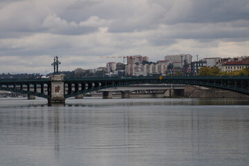 bridge over the river thames