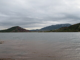Fototapeta na wymiar lac du salagou