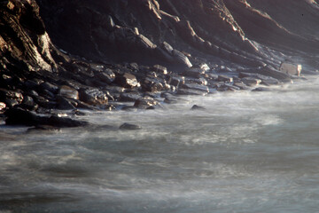 Wave breaking in the cliffs