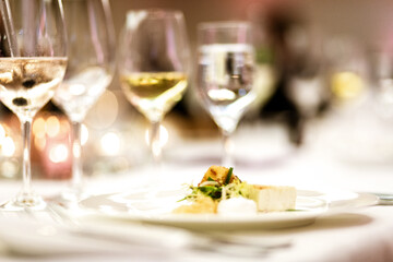 table decoration for dinner with wineglasses