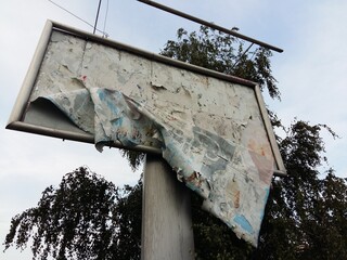 smutna reklama 1 © graf997