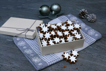 Cinnamon stars