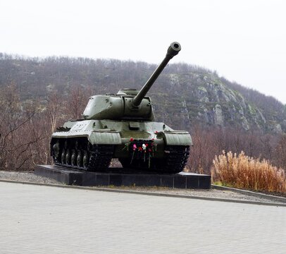 The IS2 tank is installed on the territory of the memorial complex