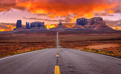 Road to monument valley in Utah - 389485706
