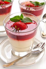Jelly with strawberry
