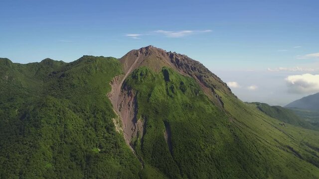 長崎県にある普賢岳の空撮映像。

Aerial Footage of Fugendake Mt. in Nagasaki, Japan.

4K30FPS