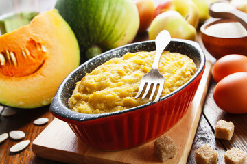 Pumpkin casserole with apple